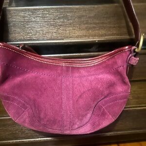 Elegant Suede Coach  Shoulder Bag - purple/burgundy